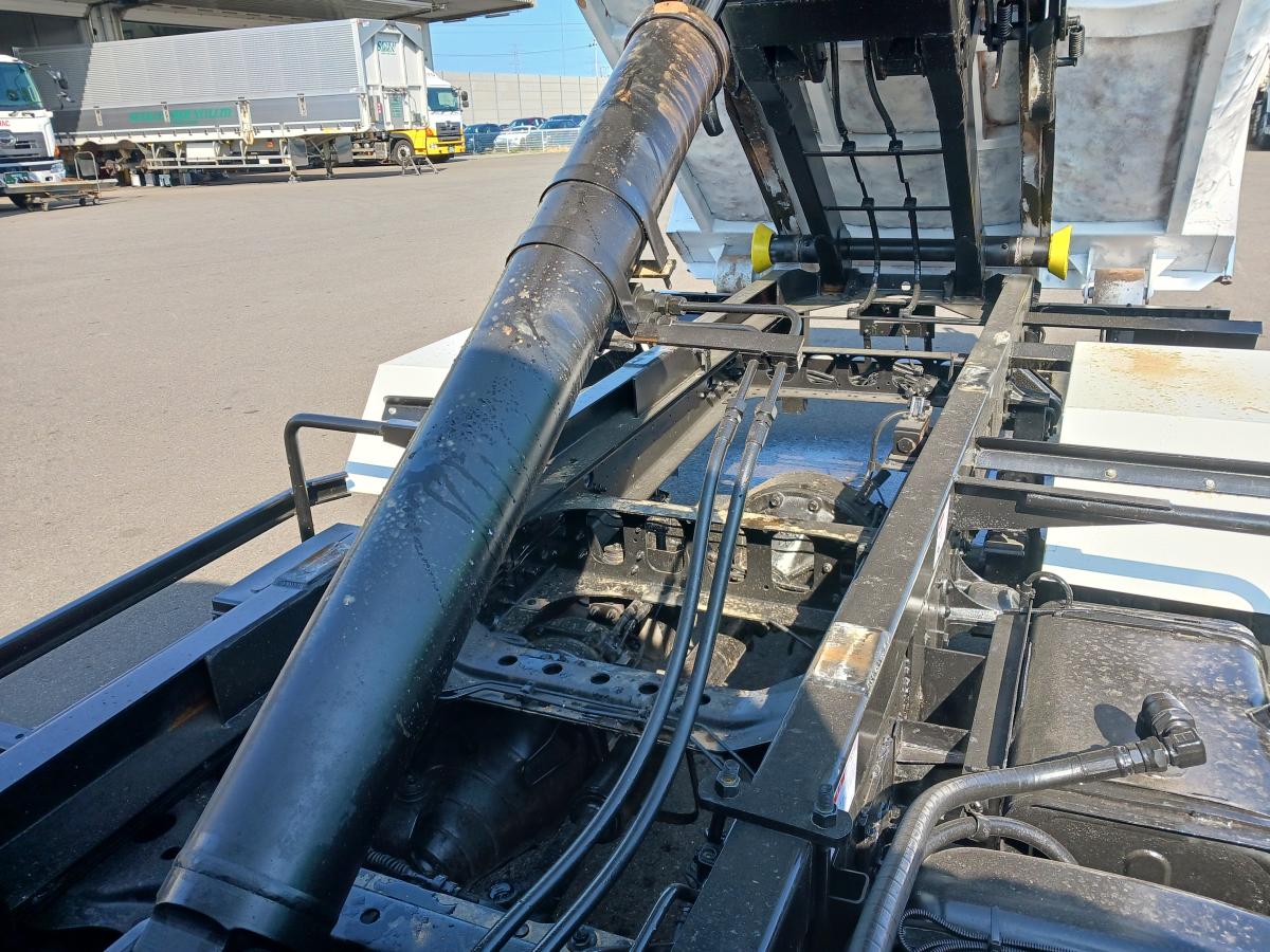 車検付き即戦力アームロール|中古トラックの販売・買取・査定のアイナビ