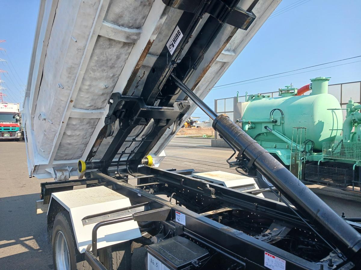 車検付き即戦力アームロール|中古トラックの販売・買取・査定のアイナビ