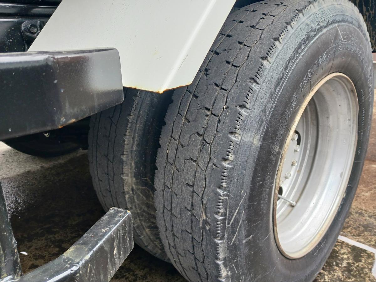 車検付き即戦力アームロール|中古トラックの販売・買取・査定のアイナビ