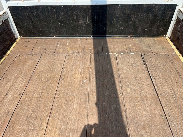 タダノ★4段ラジコン★2.7トン積載★5400ボディ×標準幅★6速MT|中古トラックの販売・買取・査定のアイナビ