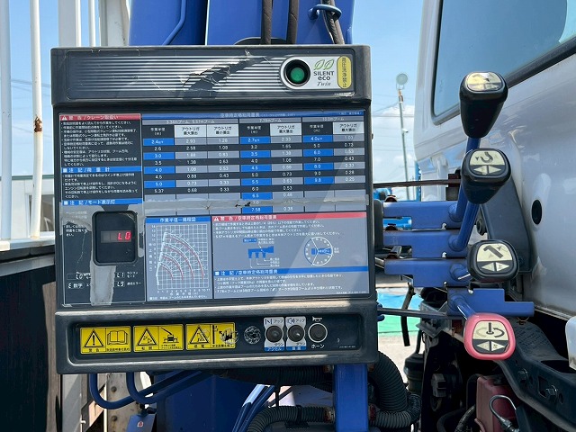 タダノ★4段ラジコン★2.7トン積載★5400ボディ×標準幅★6速MT|中古トラックの販売・買取・査定のアイナビ