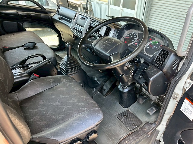 タダノ★4段ラジコン★2.7トン積載★5400ボディ×標準幅★6速MT|中古トラックの販売・買取・査定のアイナビ