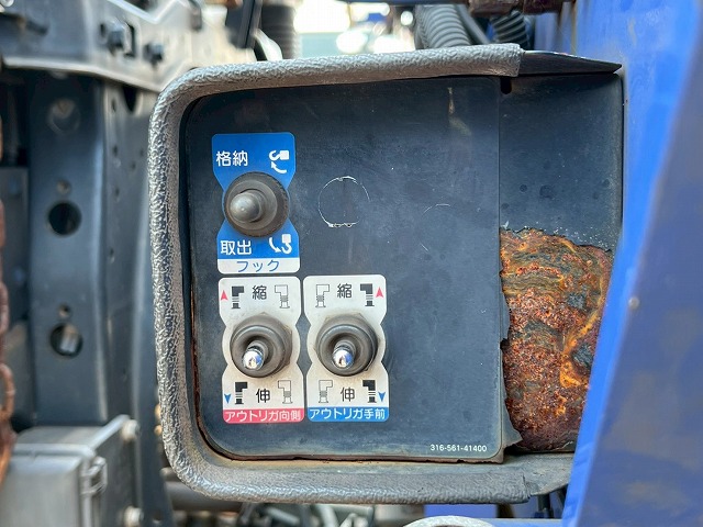 タダノ★4段ラジコン★2.7トン積載★5400ボディ×標準幅★6速MT|中古トラックの販売・買取・査定のアイナビ