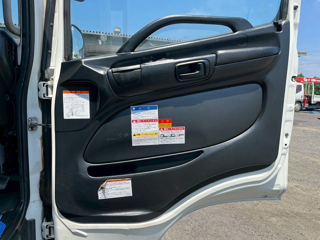 タダノ★4段ラジコン★2.7トン積載★5400ボディ×標準幅★6速MT|中古トラックの販売・買取・査定のアイナビ