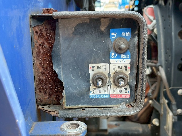 タダノ★4段ラジコン★2.7トン積載★5400ボディ×標準幅★6速MT|中古トラックの販売・買取・査定のアイナビ