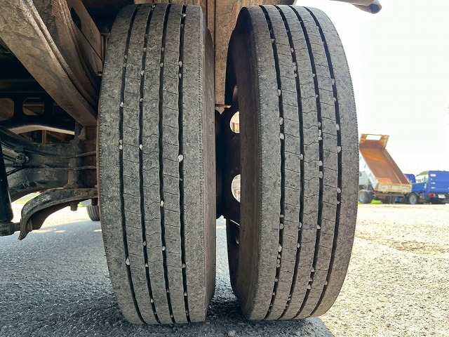 タダノ★4段ラジコン★2.7トン積載★5400ボディ×標準幅★6速MT|中古トラックの販売・買取・査定のアイナビ