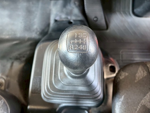 タダノ★4段ラジコン★2.7トン積載★5400ボディ×標準幅★6速MT|中古トラックの販売・買取・査定のアイナビ