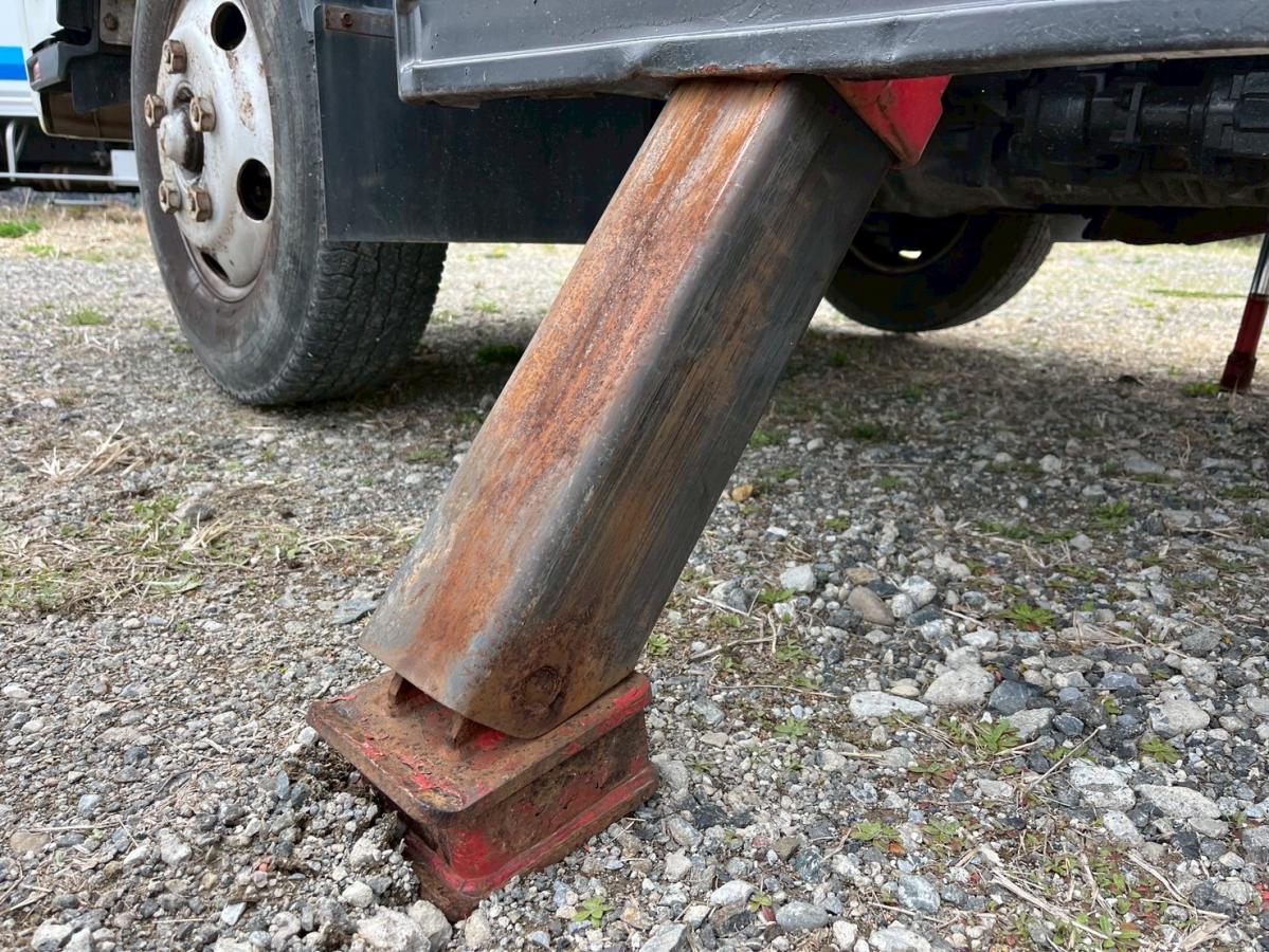 アルミブロック簡易クレーン古河ユニック3トン積載|中古トラックの販売・買取・査定のアイナビ