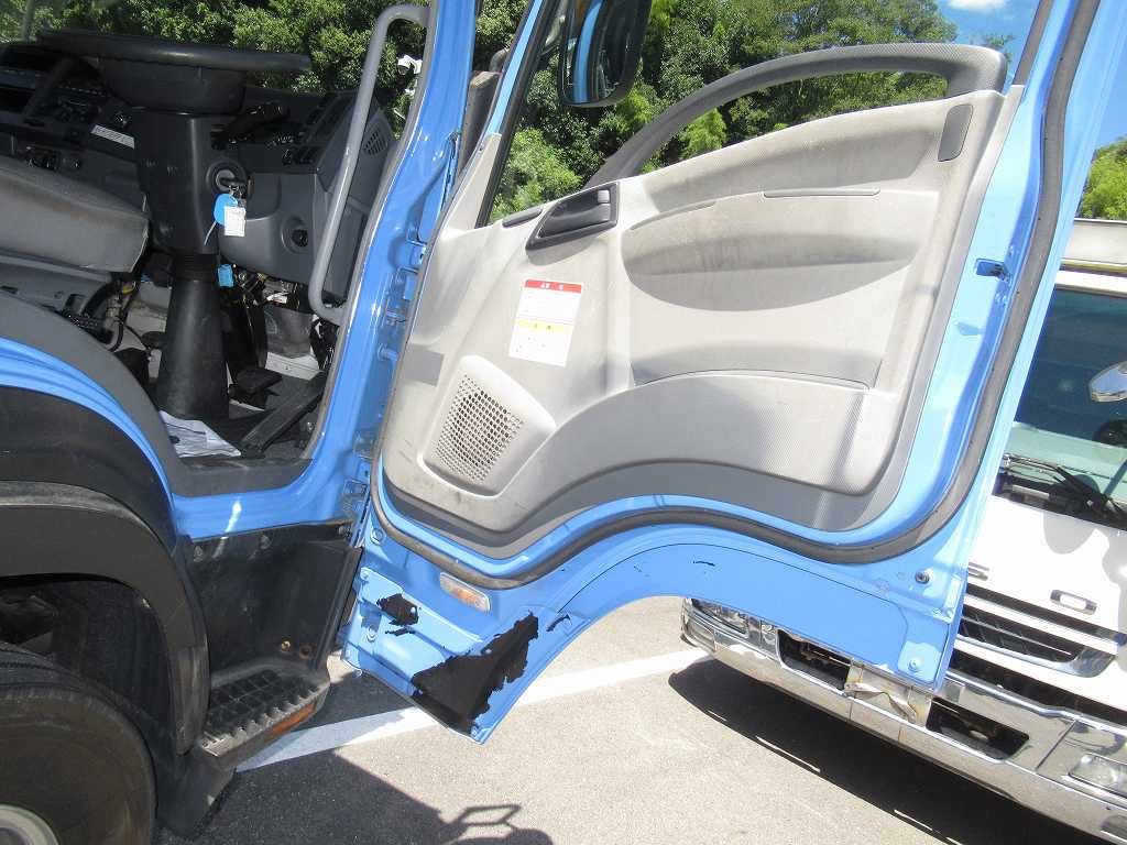 高所作業車 最大地上高32.2ⅿ 積載荷重250㎏ タダノAT-320TG|中古トラックの販売・買取・査定のアイナビ