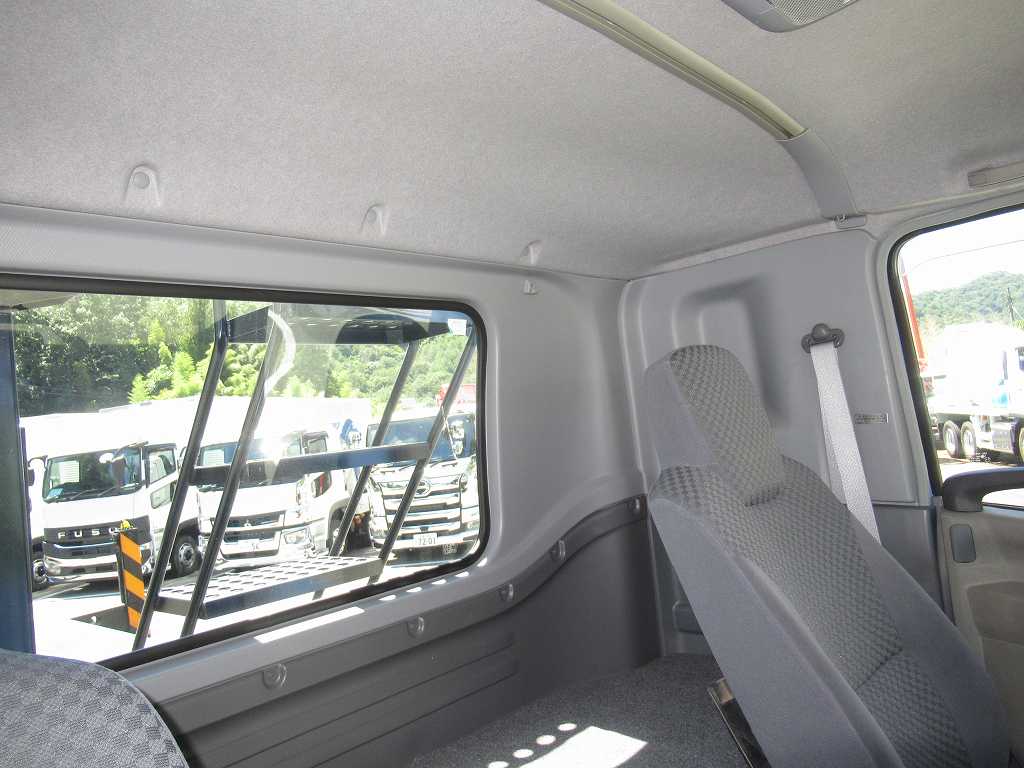 高所作業車 最大地上高32.2ⅿ 積載荷重250㎏ タダノAT-320TG|中古トラックの販売・買取・査定のアイナビ