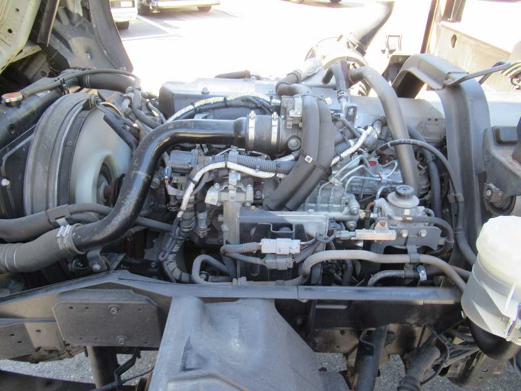 高所作業車 最大地上高32.2ⅿ 積載荷重250㎏ タダノAT-320TG|中古トラックの販売・買取・査定のアイナビ