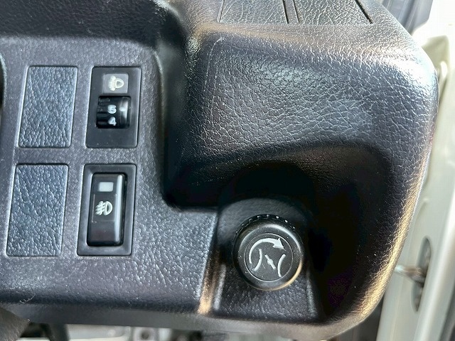 タダノ★4段ラジコン★2.7トン積載★5400ボディ×標準幅★6速MT|中古トラックの販売・買取・査定のアイナビ