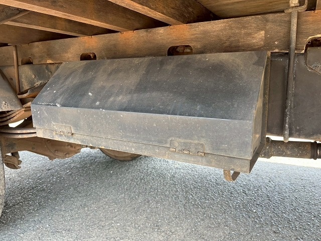 タダノ★4段ラジコン★2.7トン積載★5400ボディ×標準幅★6速MT|中古トラックの販売・買取・査定のアイナビ