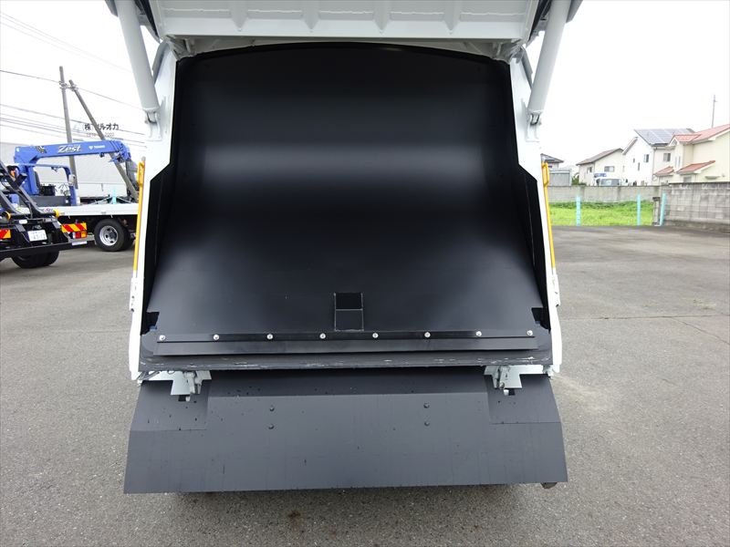 プレス 4.3㎥ 未使用|中古トラックの販売・買取・査定のアイナビ