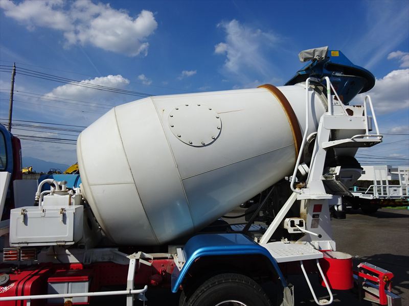 増tミキサー 混合2.2㎥|中古トラックの販売・買取・査定のアイナビ