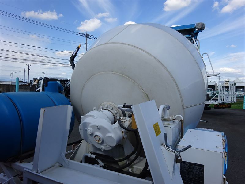 増tミキサー 混合2.2㎥|中古トラックの販売・買取・査定のアイナビ