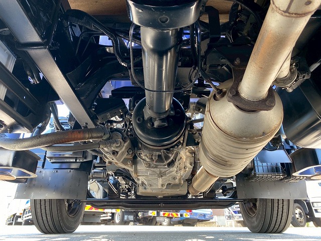 ワイドロングフックイン2.63t距離浅175馬力デュオニック|中古トラックの販売・買取・査定のアイナビ