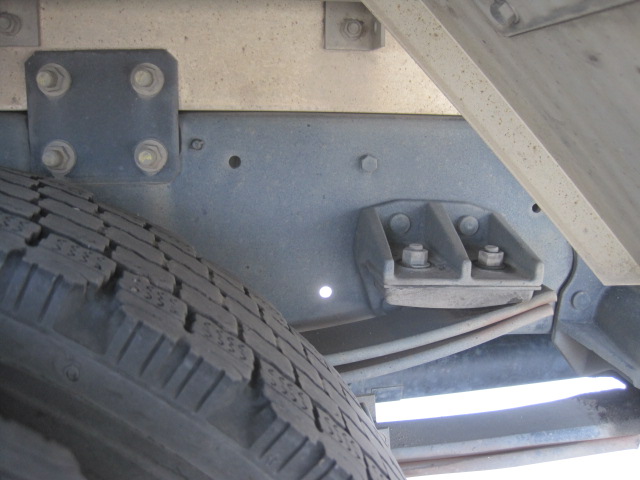 実走23万キロ台セミワイド227寝台付|中古トラックの販売・買取・査定のアイナビ