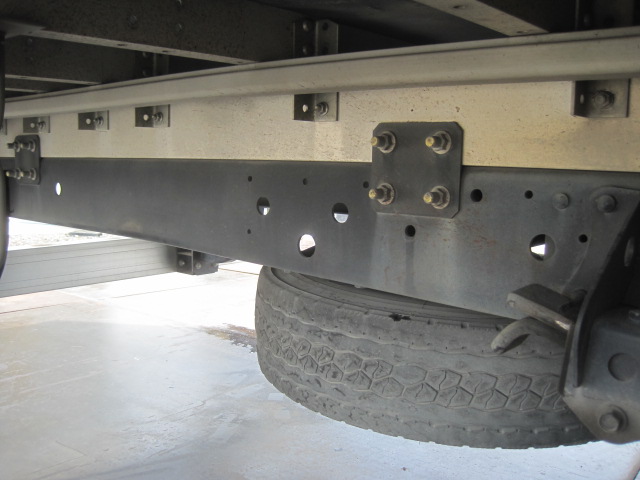 実走23万キロ台セミワイド227寝台付|中古トラックの販売・買取・査定のアイナビ