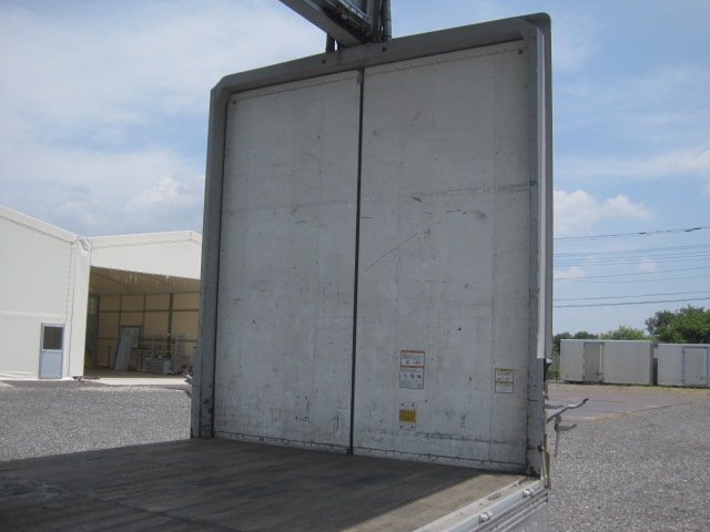 実走23万キロ台セミワイド227寝台付|中古トラックの販売・買取・査定のアイナビ