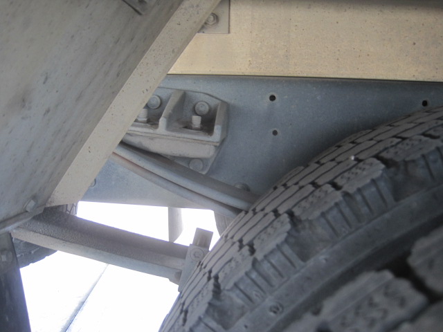 実走23万キロ台セミワイド227寝台付|中古トラックの販売・買取・査定のアイナビ