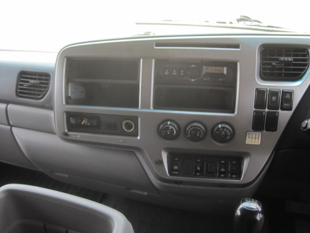 実走23万キロ台セミワイド227寝台付|中古トラックの販売・買取・査定のアイナビ