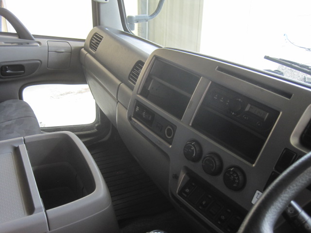 実走23万キロ台セミワイド227寝台付|中古トラックの販売・買取・査定のアイナビ