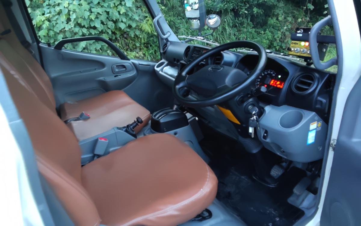 平成29年式 日野 デュトロ 4.4m3 回転ダンプ式 オートマ|中古トラックの販売・買取・査定のアイナビ