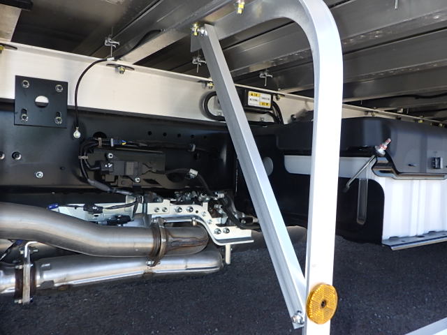 日野 令和7年式 冷凍バン 格納ゲート付き 車検付き|中古トラックの販売・買取・査定のアイナビ