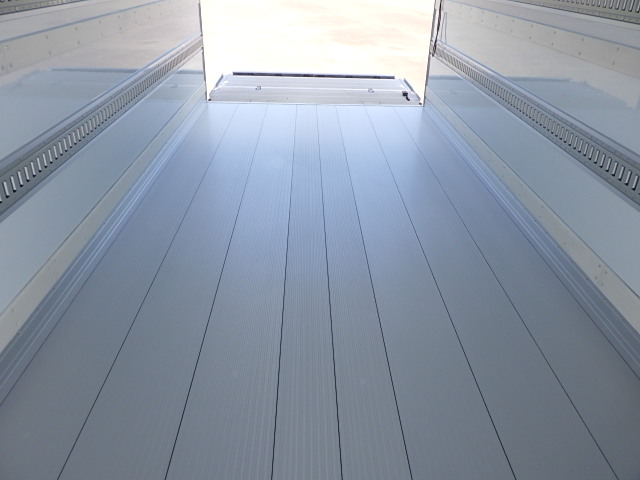 日野 令和7年式 冷凍バン 格納ゲート付き 車検付き|中古トラックの販売・買取・査定のアイナビ