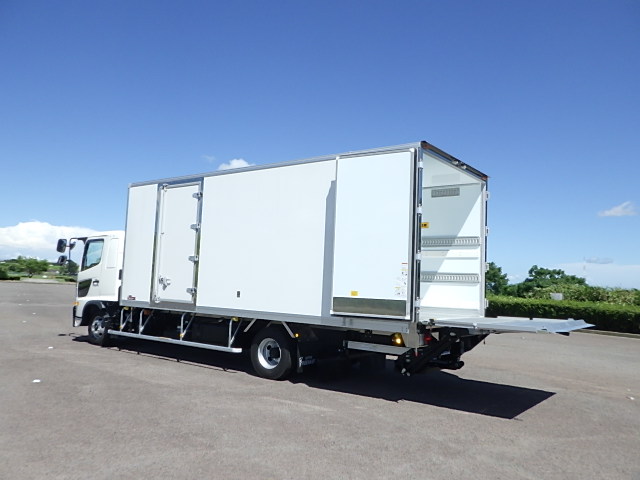 日野 令和7年式 冷凍バン 格納ゲート付き 車検付き|中古トラックの販売・買取・査定のアイナビ