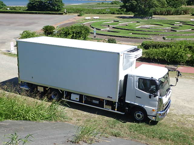 日野 令和7年式 冷凍バン 格納ゲート付き 車検付き|中古トラックの販売・買取・査定のアイナビ
