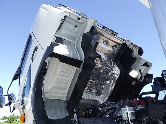 日野 令和7年式 冷凍バン 格納ゲート付き 車検付き|中古トラックの販売・買取・査定のアイナビ