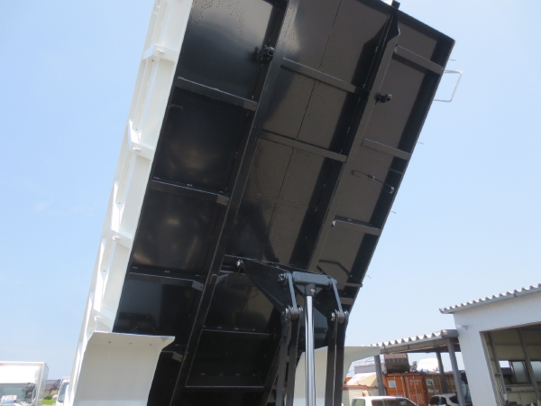 三菱ファイター土砂禁ダンプ|中古トラックの販売・買取・査定のアイナビ