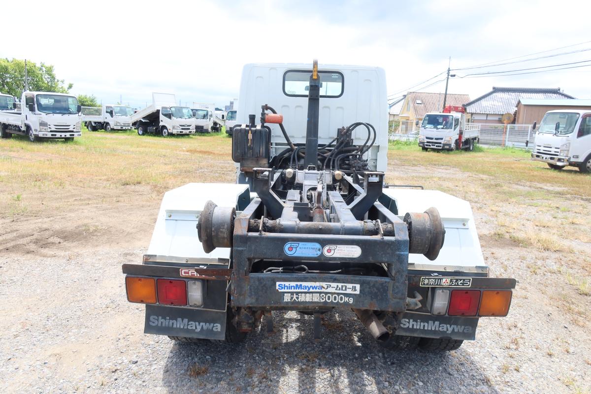 アームロール 新明和製 積載3000kg ツインホイスト|中古トラックの販売・買取・査定のアイナビ