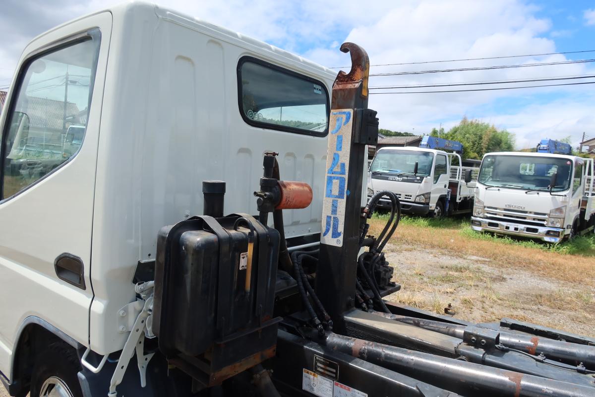 アームロール 新明和製 積載3000kg ツインホイスト|中古トラックの販売・買取・査定のアイナビ