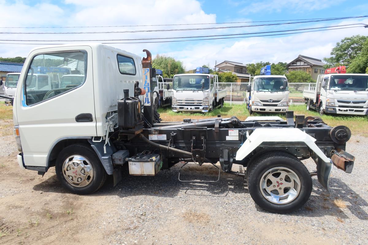 アームロール 新明和製 積載3000kg ツインホイスト|中古トラックの販売・買取・査定のアイナビ