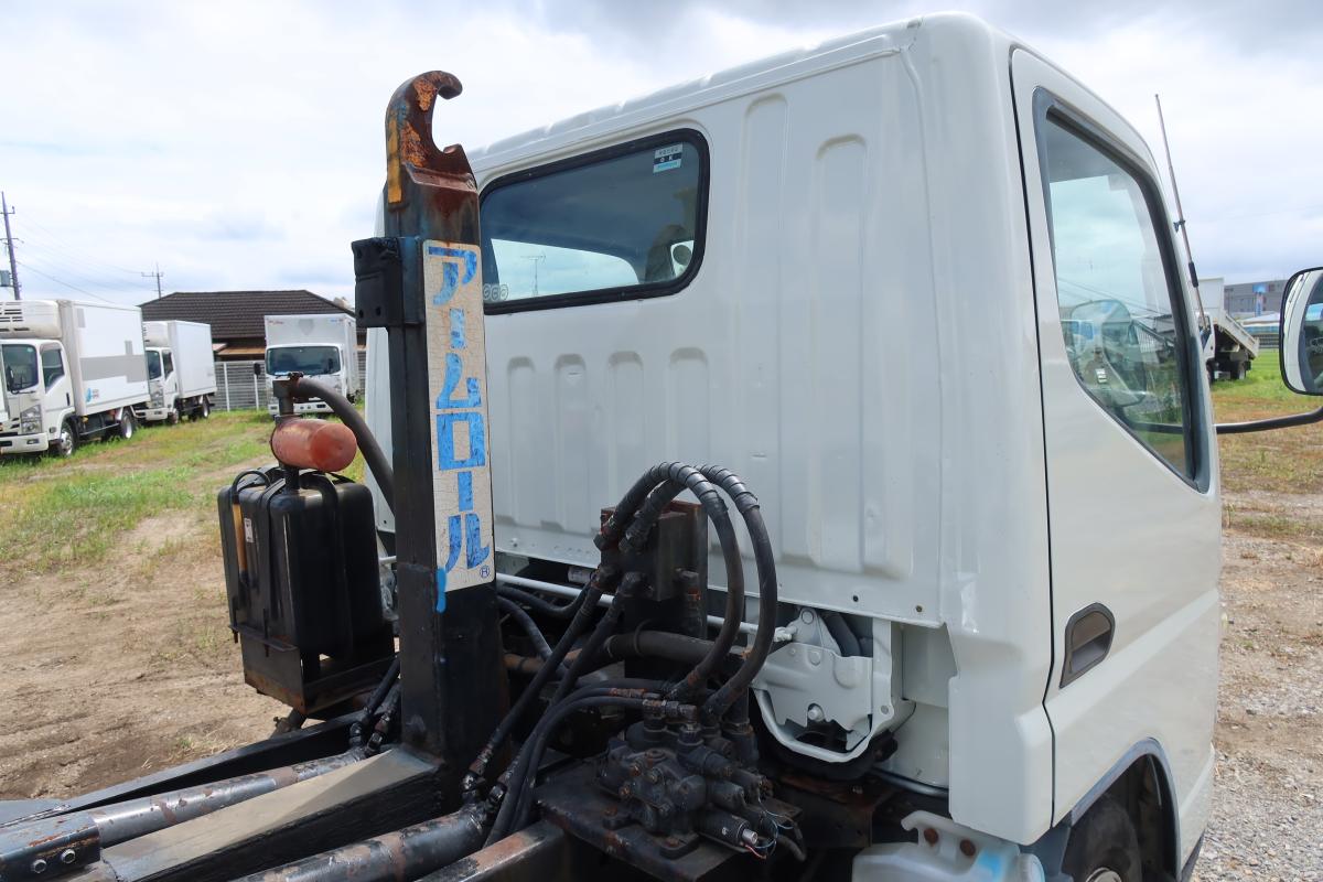 アームロール 新明和製 積載3000kg ツインホイスト|中古トラックの販売・買取・査定のアイナビ