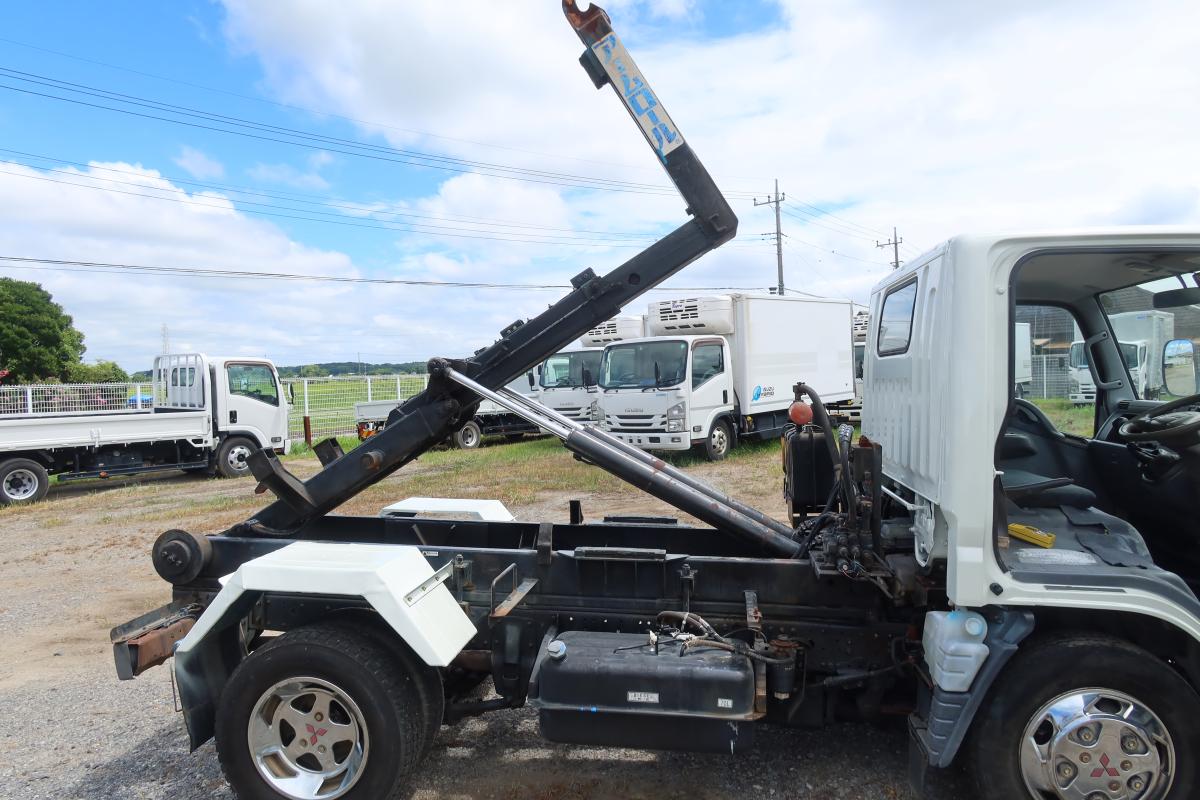 アームロール 新明和製 積載3000kg ツインホイスト|中古トラックの販売・買取・査定のアイナビ