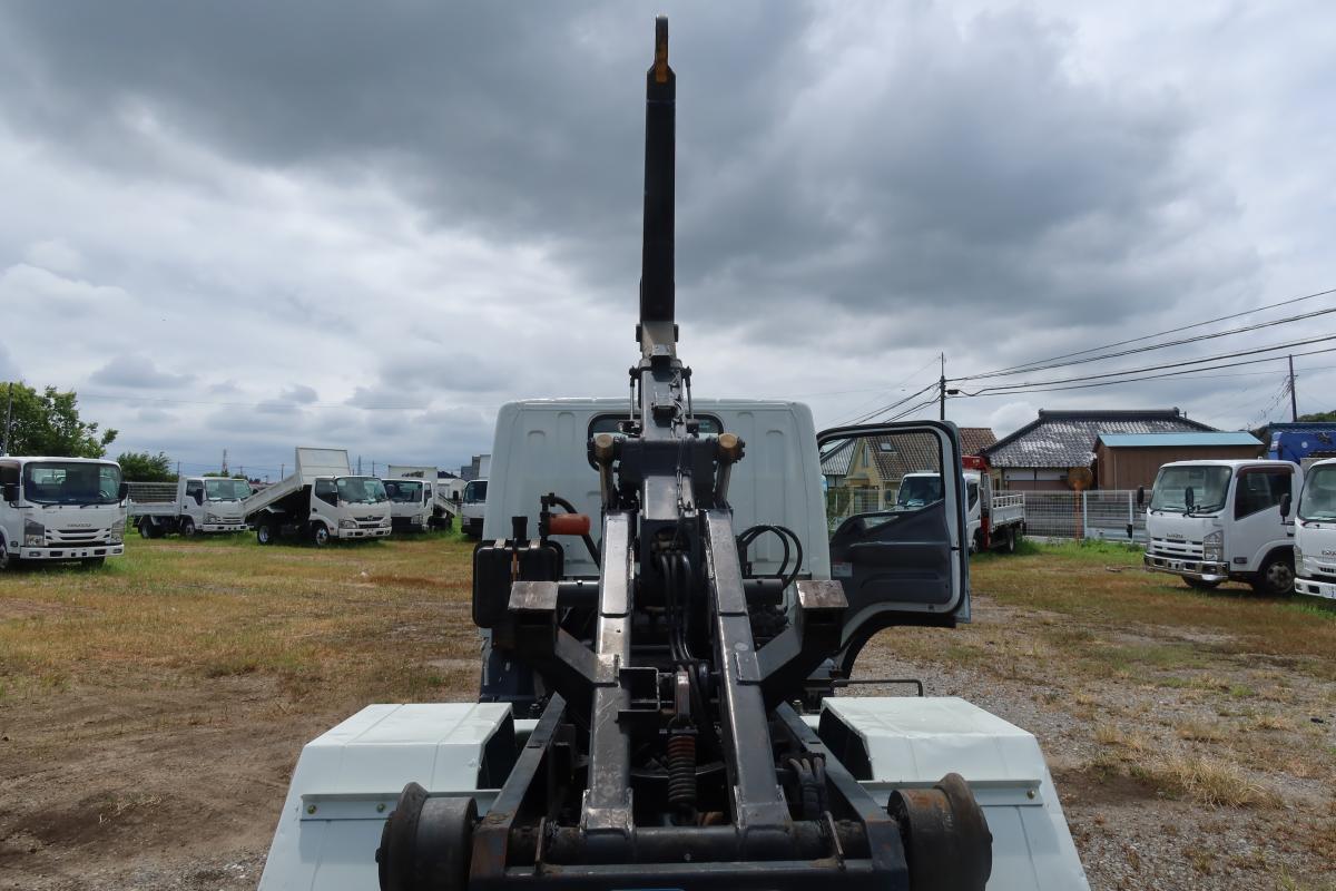 アームロール 新明和製 積載3000kg ツインホイスト|中古トラックの販売・買取・査定のアイナビ