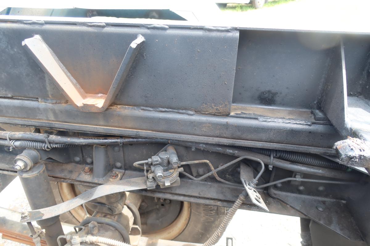 アームロール 新明和製 積載3000kg ツインホイスト|中古トラックの販売・買取・査定のアイナビ