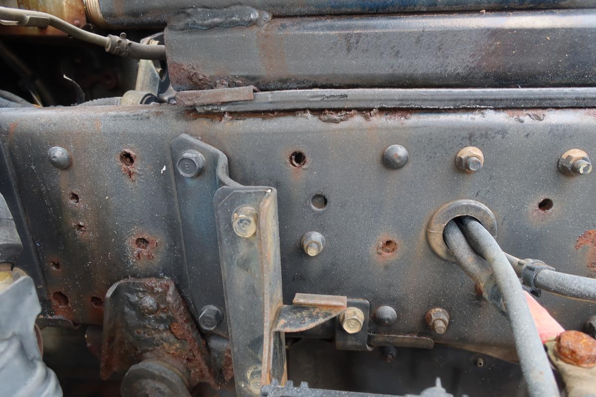 アームロール 新明和製 積載3000kg ツインホイスト|中古トラックの販売・買取・査定のアイナビ