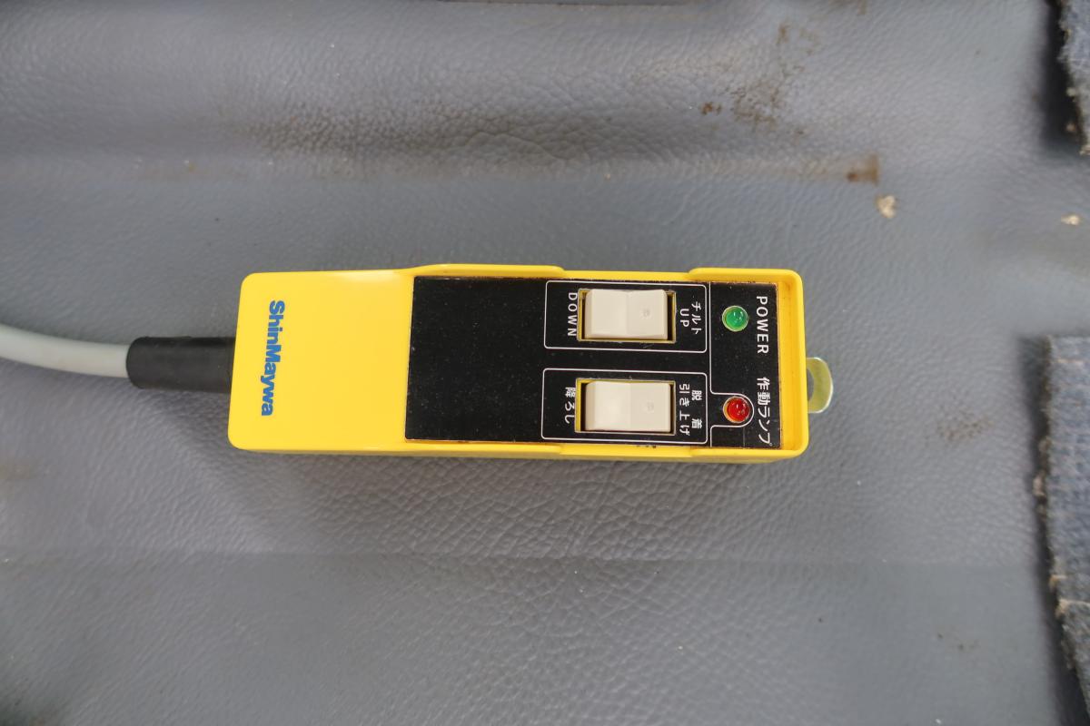 アームロール 新明和製 積載3000kg ツインホイスト|中古トラックの販売・買取・査定のアイナビ