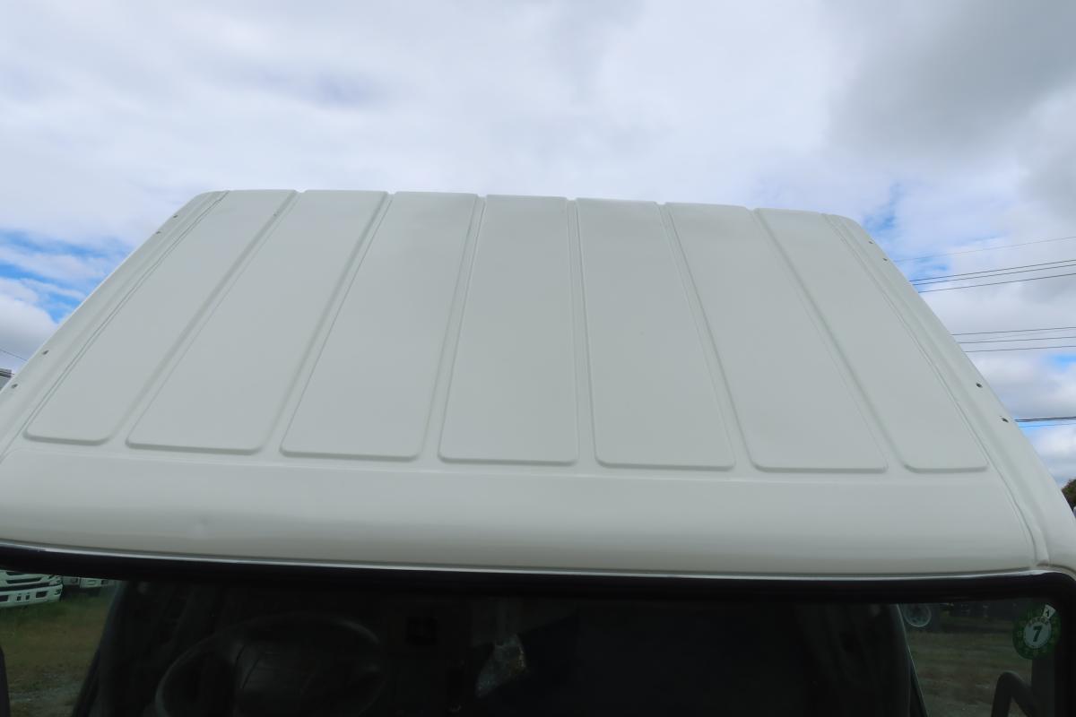 アームロール 新明和製 積載3000kg ツインホイスト|中古トラックの販売・買取・査定のアイナビ