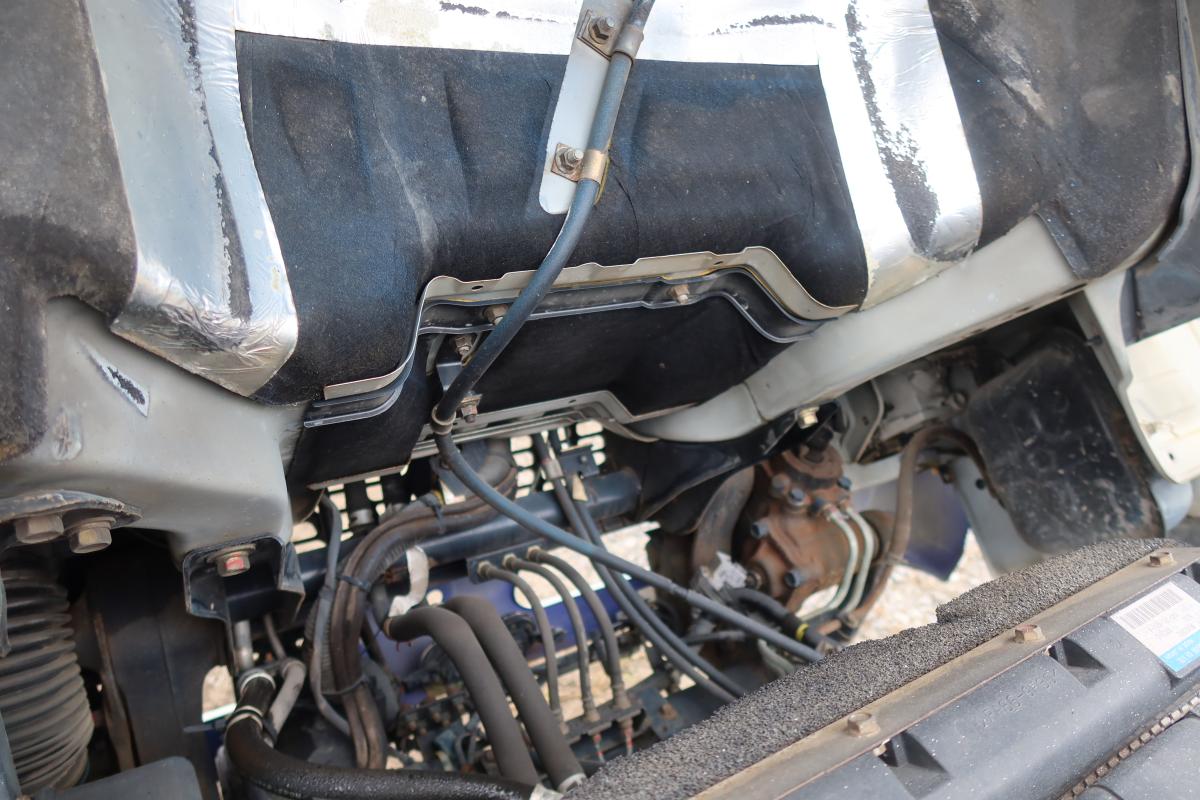 アームロール 新明和製 積載3000kg ツインホイスト|中古トラックの販売・買取・査定のアイナビ