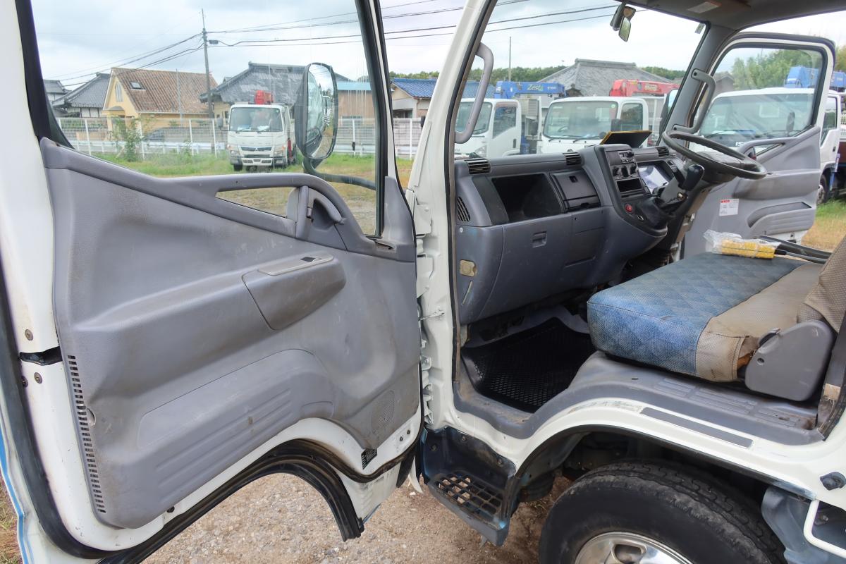 アームロール 新明和製 積載3000kg ツインホイスト|中古トラックの販売・買取・査定のアイナビ