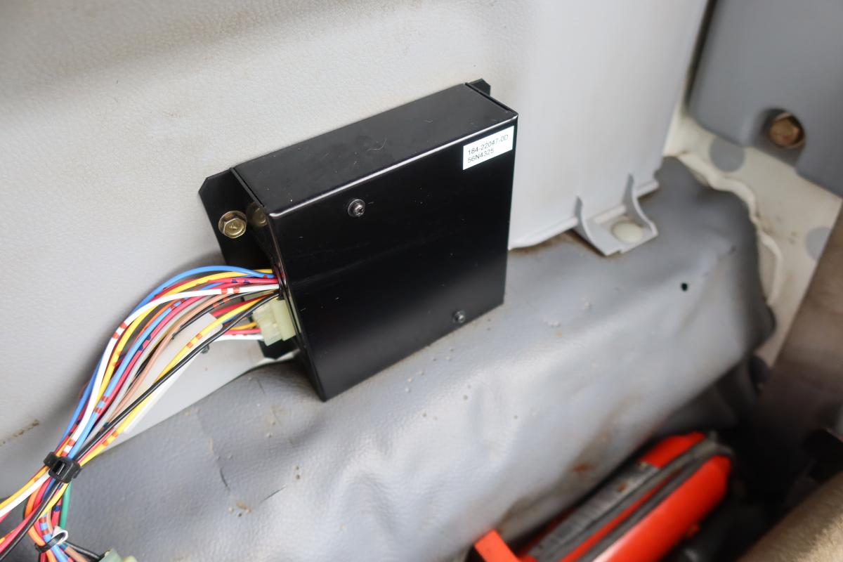 アームロール 新明和製 積載3000kg ツインホイスト|中古トラックの販売・買取・査定のアイナビ