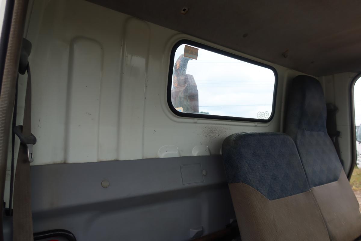 アームロール 新明和製 積載3000kg ツインホイスト|中古トラックの販売・買取・査定のアイナビ