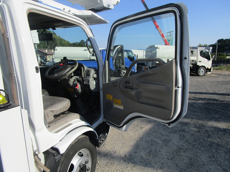 高所作業車14.7m 電工仕様 タダノAT-147CE 外装塗装済|中古トラックの販売・買取・査定のアイナビ