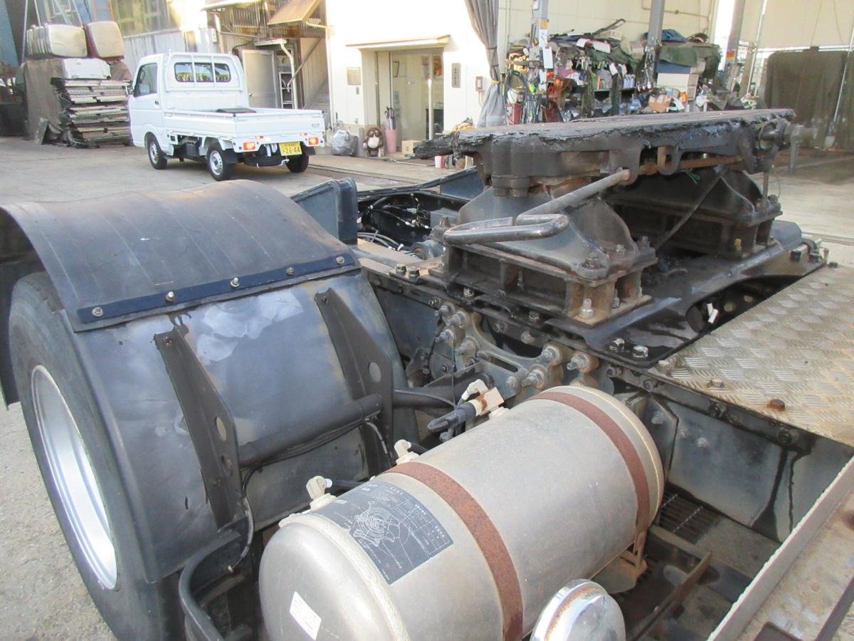 地上高138cm11.5トンプレート付マニュアルトラクタ|中古トラックの販売・買取・査定のアイナビ